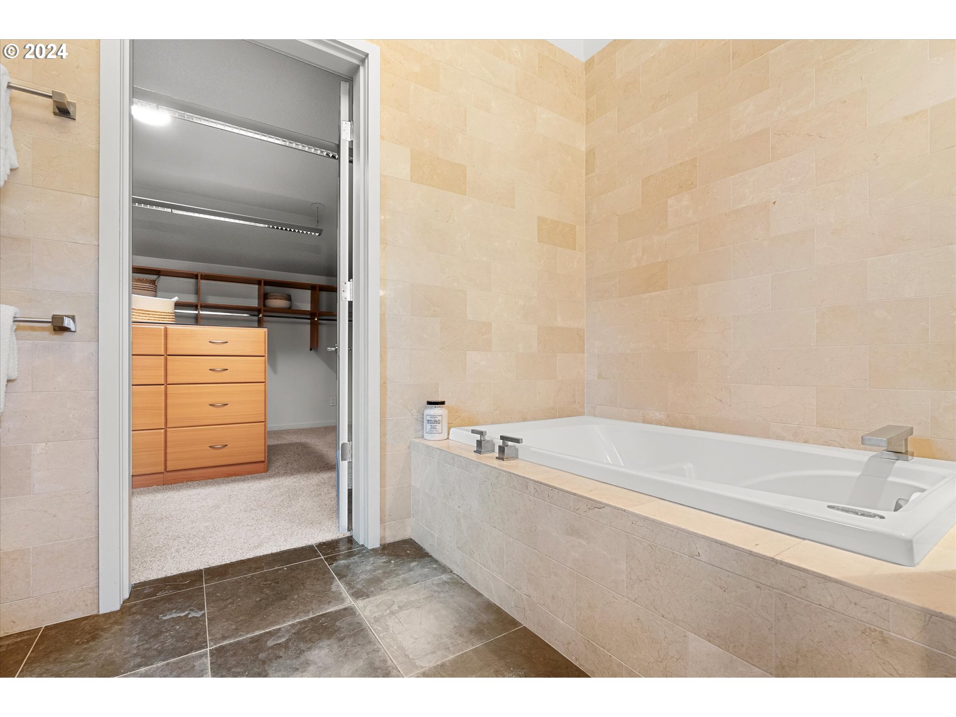 1176 Troon Road Lake Oswego, OR 97034 - Photo 31 of 48 Gallery Image 31
