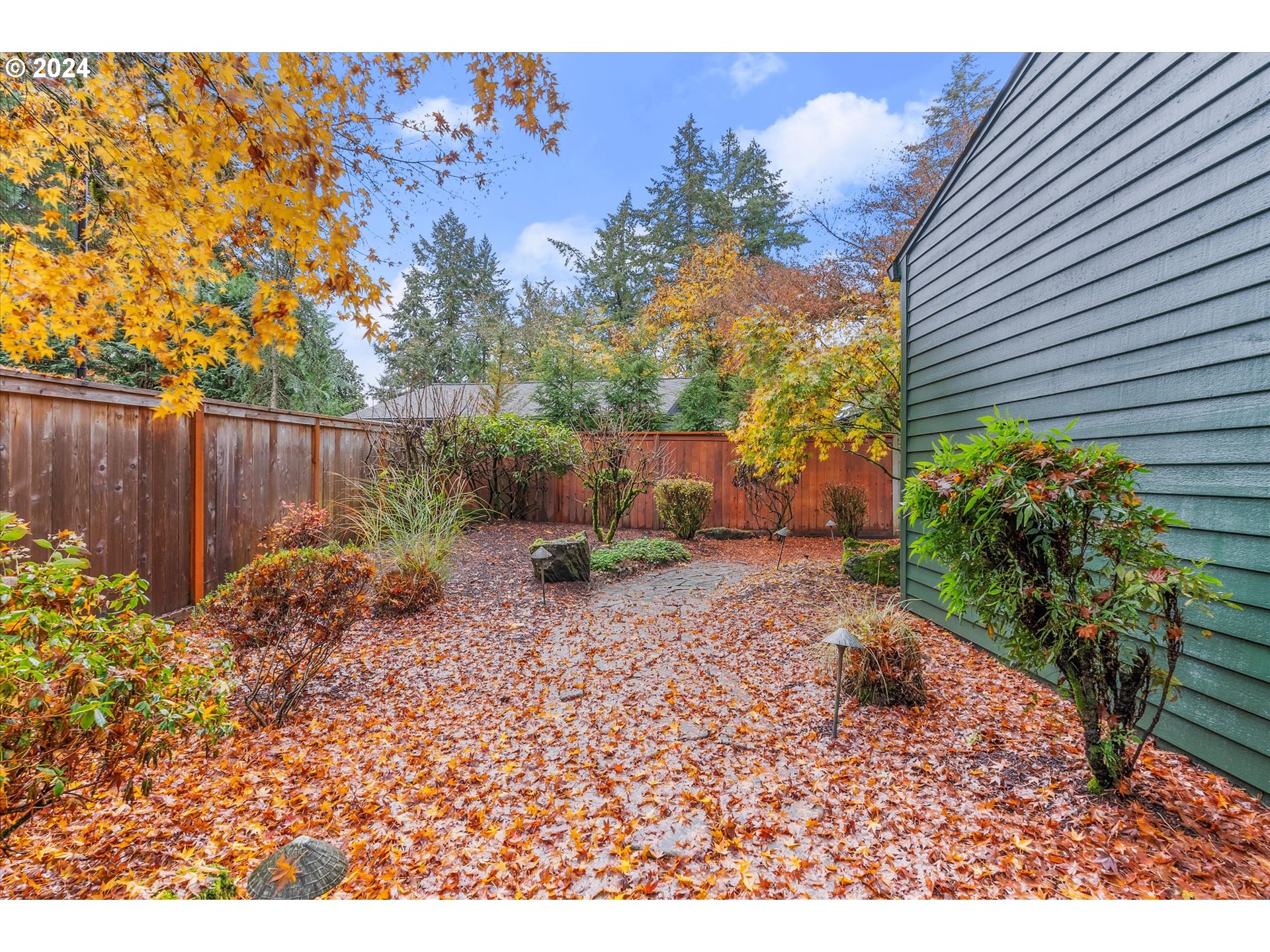 1176 Troon Road Lake Oswego, OR 97034 - Photo 40 of 48 Gallery Image 40