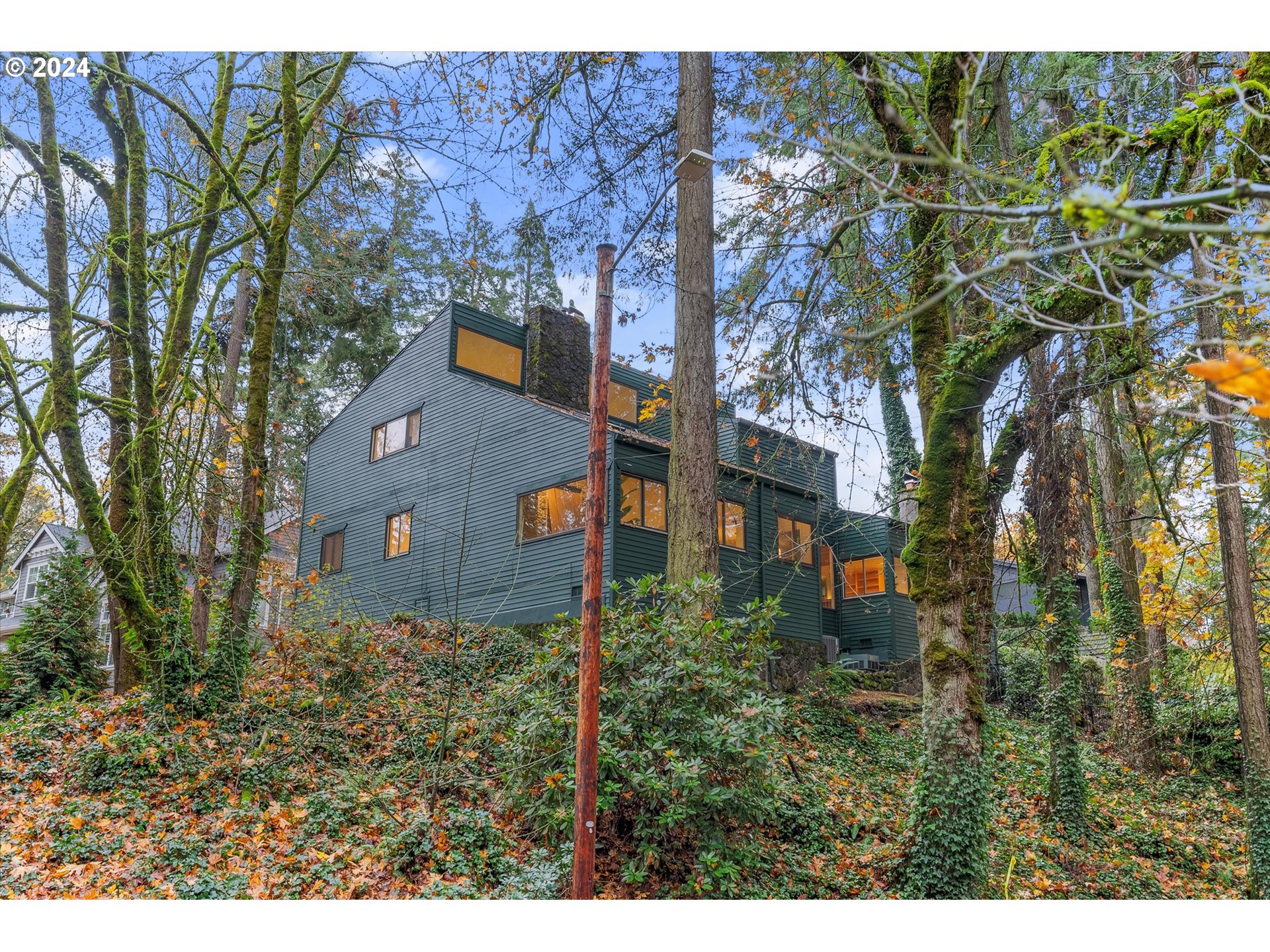 1176 Troon Road Lake Oswego, OR 97034 - Photo 43 of 48 Gallery Image 43