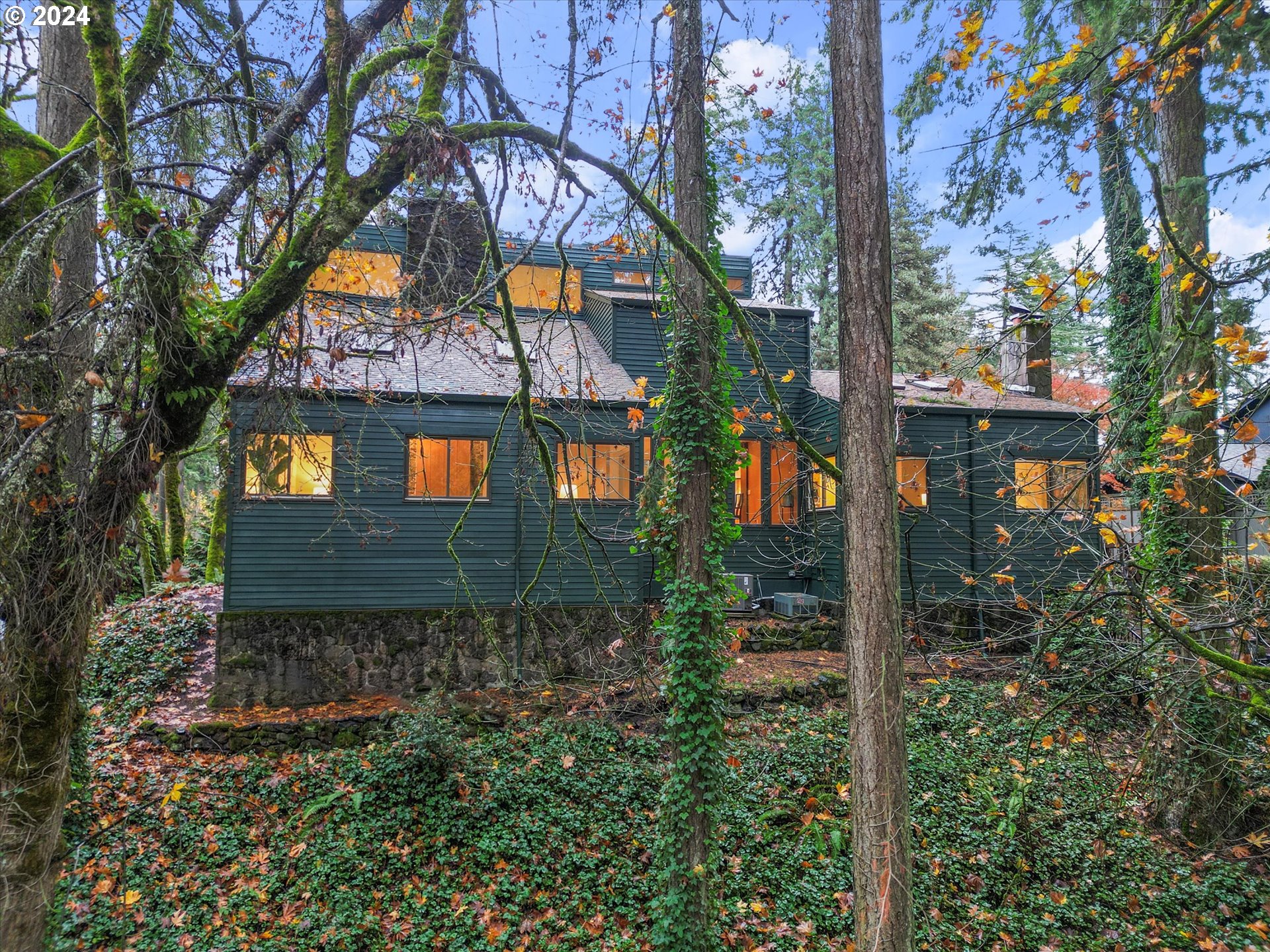 1176 Troon Road Lake Oswego, OR 97034 - Photo 44 of 48 Gallery Image 44
