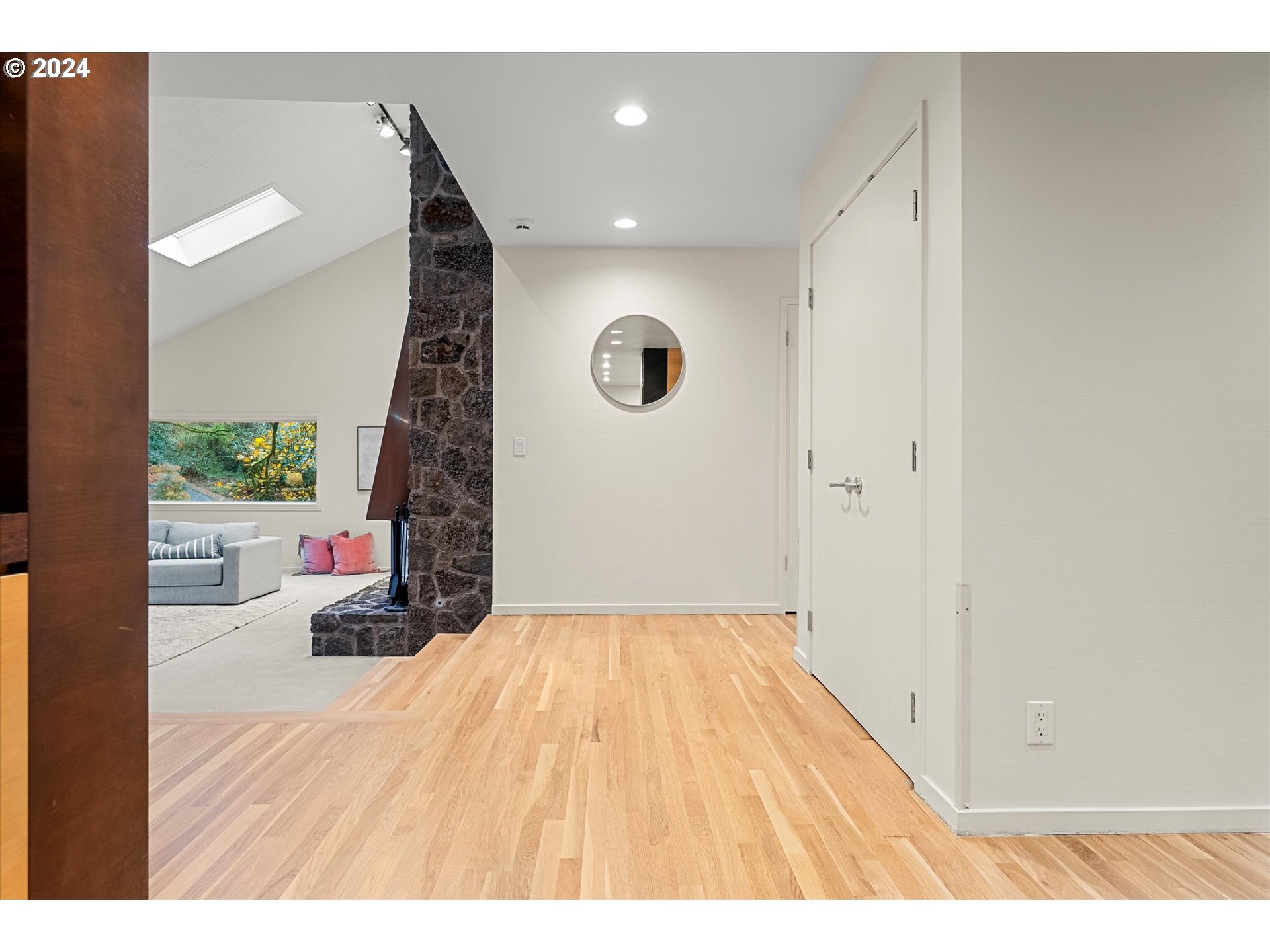 1176 Troon Road Lake Oswego, OR 97034 - Photo 6 of 48 Gallery Image 6