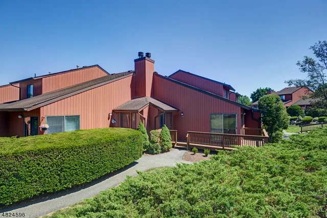 $4,000 | 250 South Ridgedale Avenue, Unit 4, Florham Park, NJ 07932