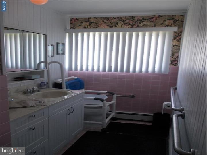 23 Four Leaf Road Levittown, PA 19056 - Photo 14 of 24 Master Bathroom