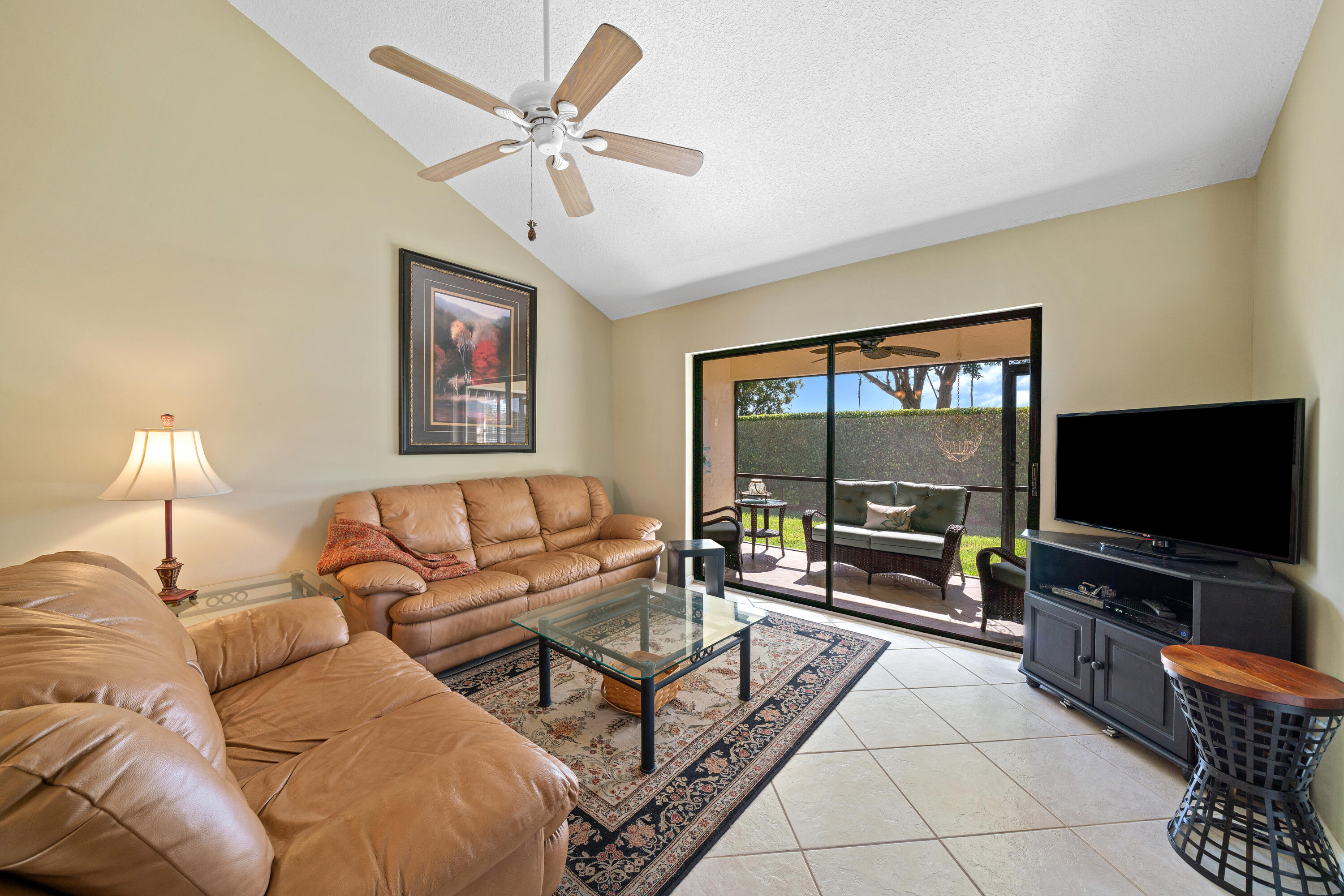 406 Cottonwood Place Boca Raton, FL 33431 - Photo 7 of 32 Living Room