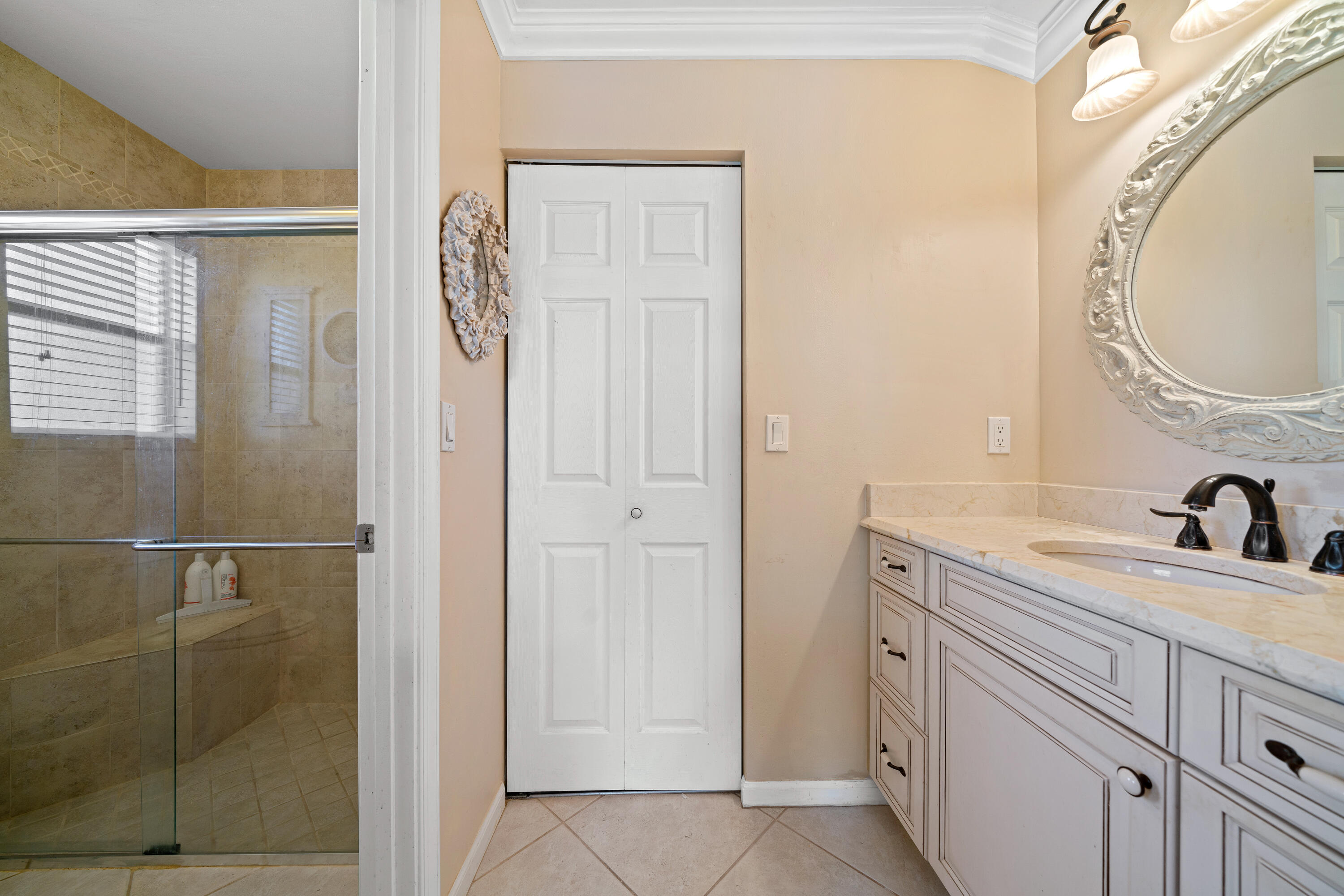 406 Cottonwood Place Boca Raton, FL 33431 - Photo 10 of 32 Master Bathroom