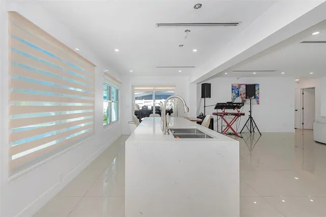 $939,000 | 825 Argonaut Isle, Dania Beach, FL 33004