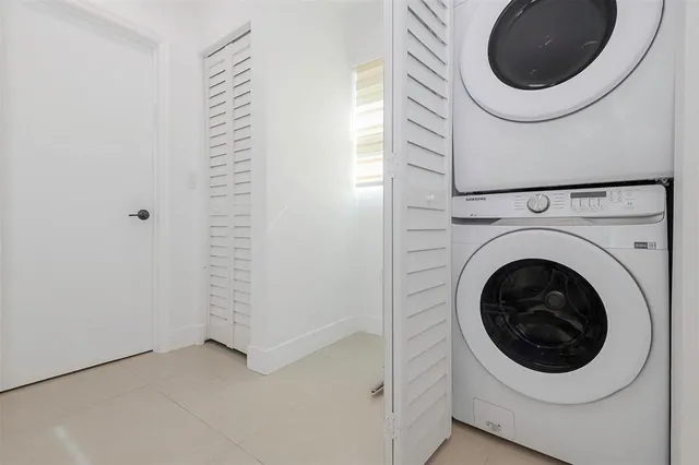 $939,000 | 825 Argonaut Isle, Dania Beach, FL 33004