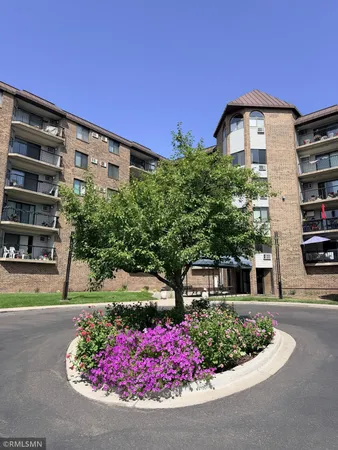 $1,175 | 2601 Kenzie Terrace, St. Anthony, MN 55418