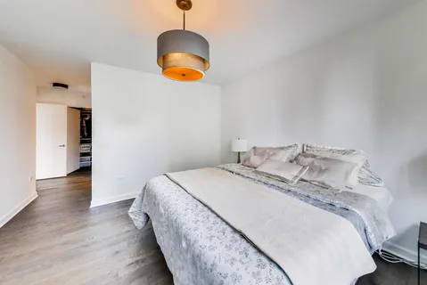 $855,000 | 201 North Westshore Drive, Unit 801, Chicago, IL 60601
