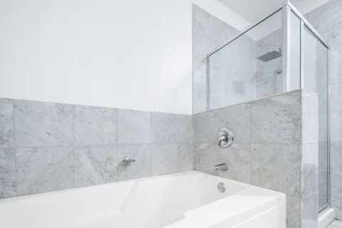 $855,000 | 201 North Westshore Drive, Unit 801, Chicago, IL 60601
