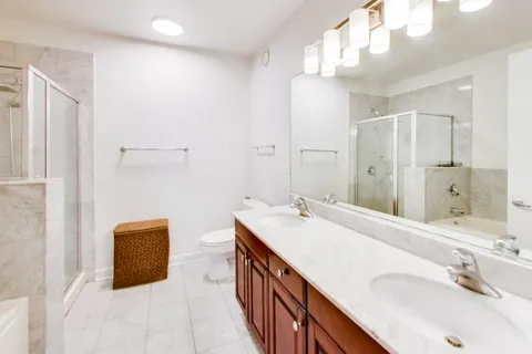 $855,000 | 201 North Westshore Drive, Unit 801, Chicago, IL 60601