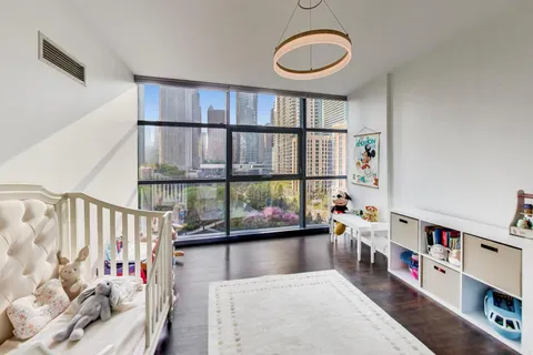 $855,000 | 201 North Westshore Drive, Unit 801, Chicago, IL 60601