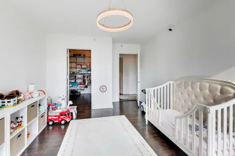 $855,000 | 201 North Westshore Drive, Unit 801, Chicago, IL 60601