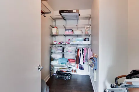 $855,000 | 201 North Westshore Drive, Unit 801, Chicago, IL 60601