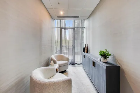$855,000 | 201 North Westshore Drive, Unit 801, Chicago, IL 60601