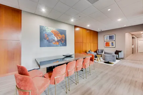 $855,000 | 201 North Westshore Drive, Unit 801, Chicago, IL 60601