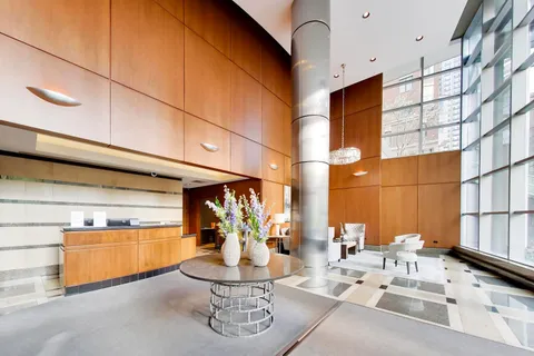 $849,000 | 201 North Westshore Drive, Unit 801, Chicago, IL 60601