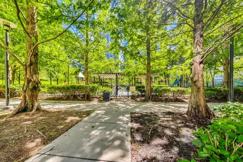 $855,000 | 201 North Westshore Drive, Unit 801, Chicago, IL 60601