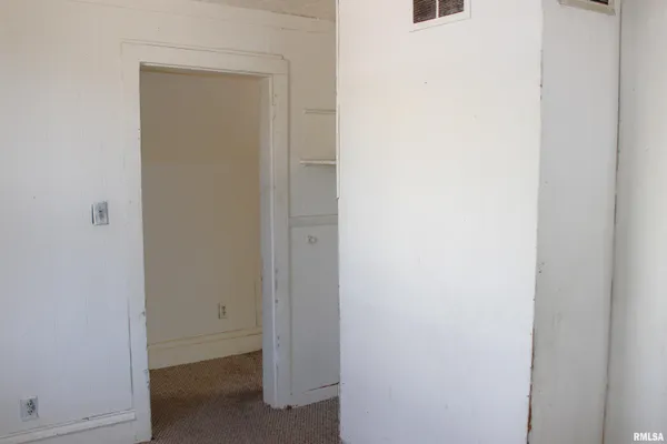 $29,900 | 491 North Cedar Street, Galesburg, IL 61401