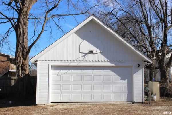 $29,900 | 491 North Cedar Street, Galesburg, IL 61401