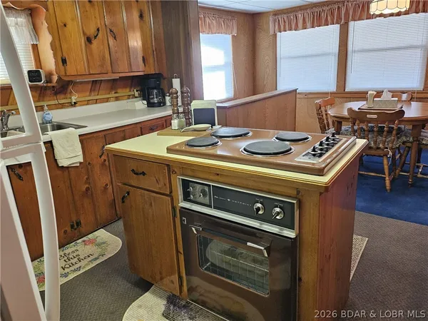 $280,000 | 33 Zebco Court, Edwards, MO 65326