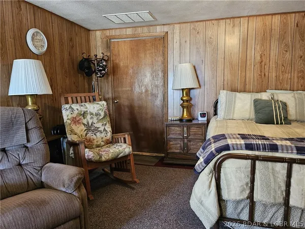 $280,000 | 33 Zebco Court, Edwards, MO 65326