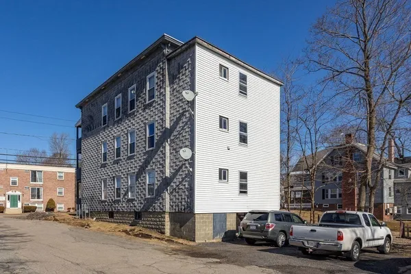 $1,800 | 60 West Broadway, Unit 1, Gardner, MA 01440