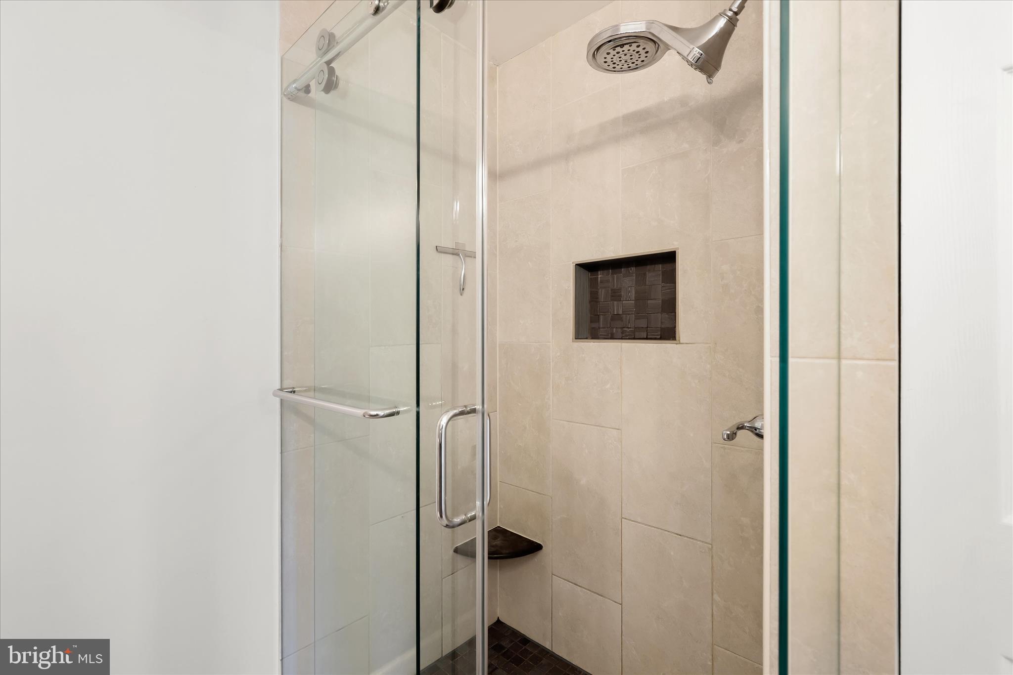 616 Dover Road Pasadena, MD 21122 - Photo 13 of 41 Main Level Full Bath