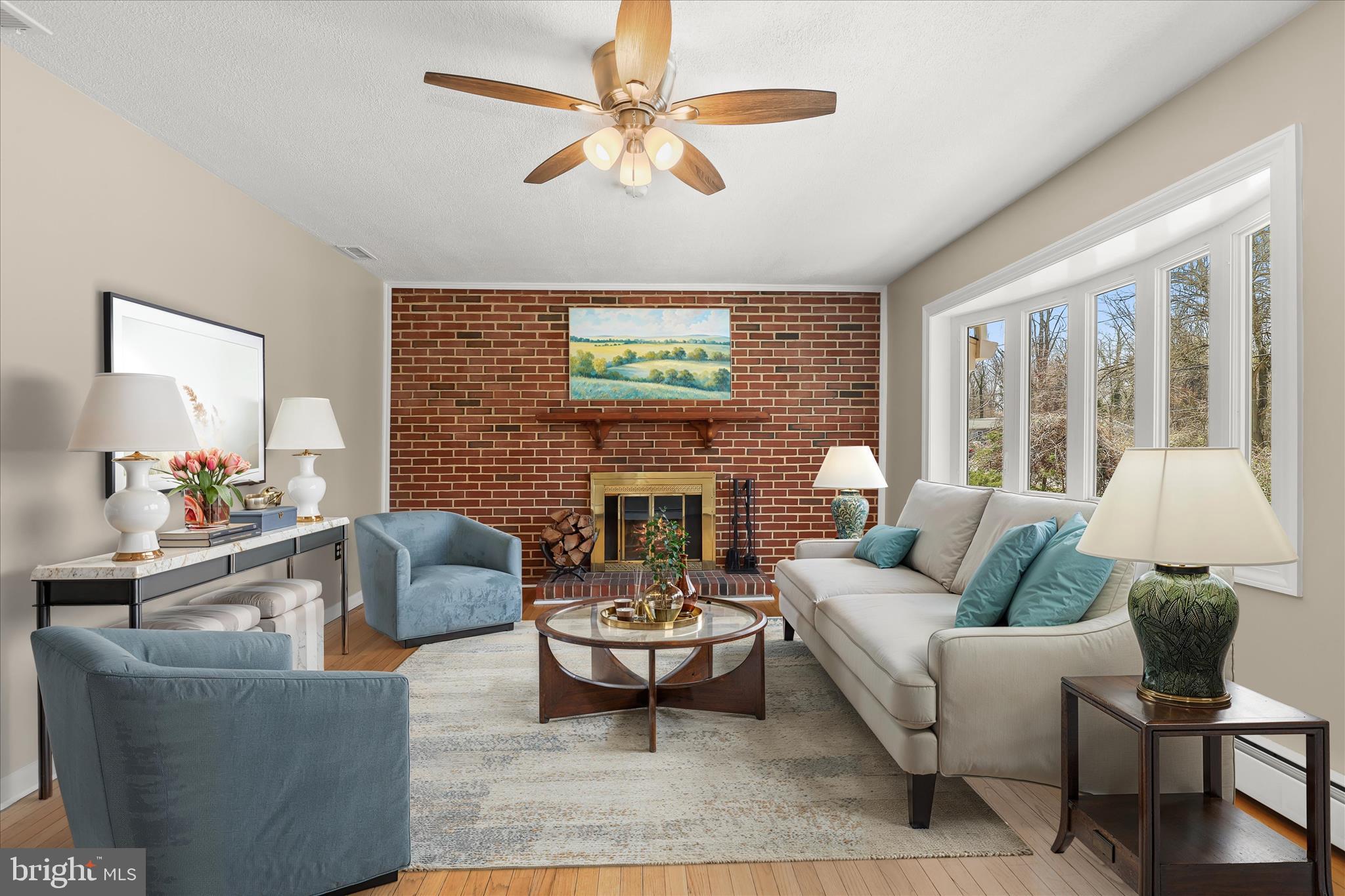 616 Dover Road Pasadena, MD 21122 - Photo 2 of 41 Virtually Staged Living Room