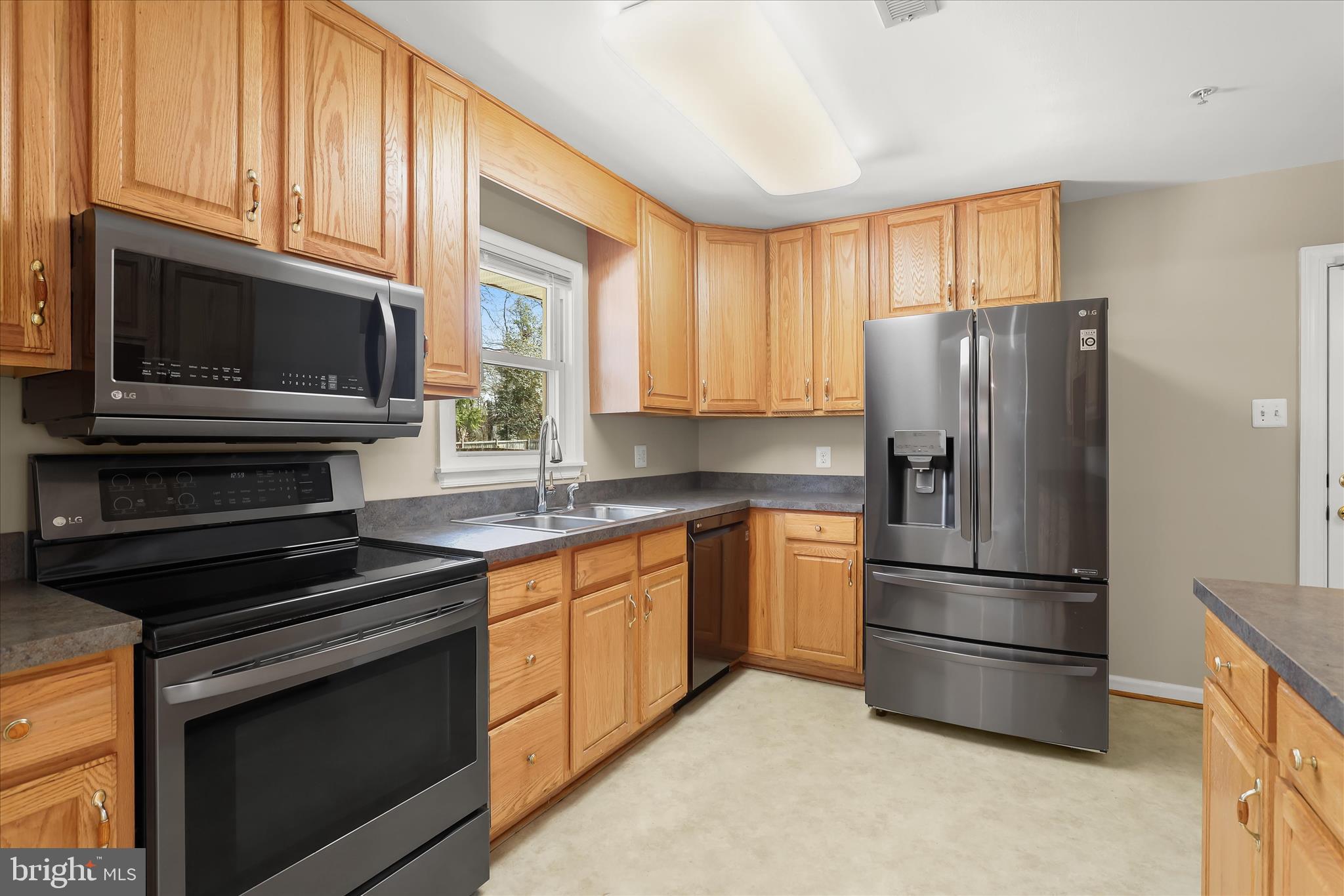 616 Dover Road Pasadena, MD 21122 - Photo 8 of 41 Kitchen