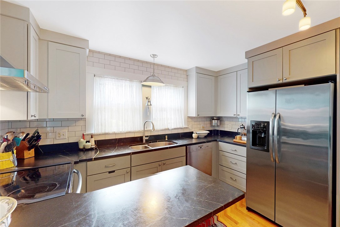 110 Orchard Avenue Middletown, RI 02842 - Photo 24 of 45