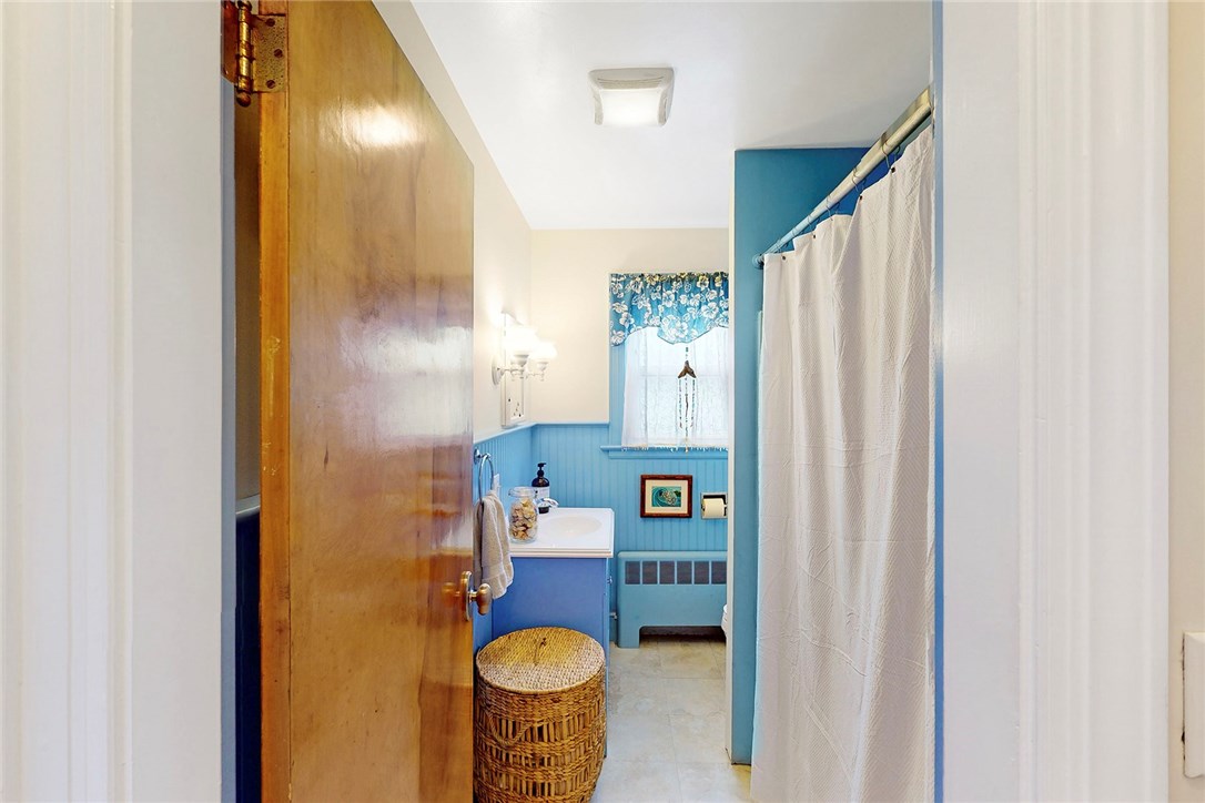 110 Orchard Avenue Middletown, RI 02842 - Photo 25 of 45