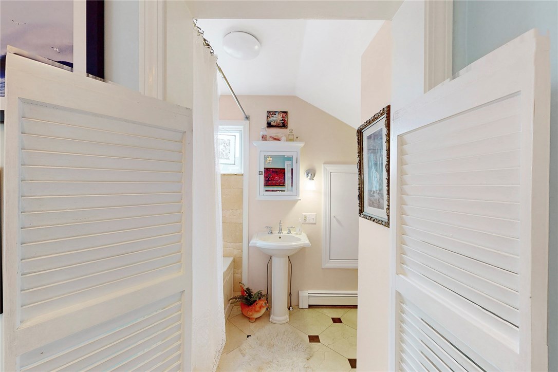 110 Orchard Avenue Middletown, RI 02842 - Photo 33 of 45