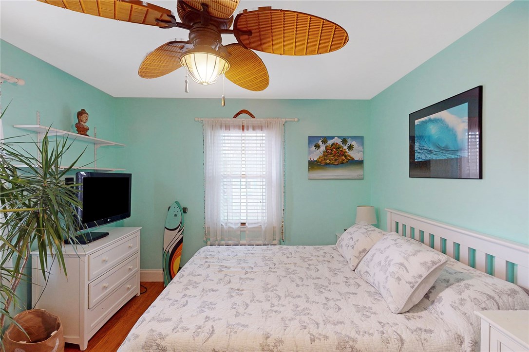 110 Orchard Avenue Middletown, RI 02842 - Photo 39 of 45