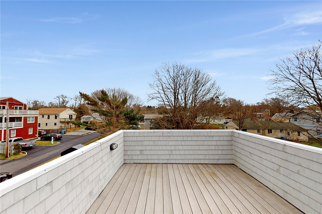 110 Orchard Avenue Middletown, RI 02842 - Photo 7 of 45