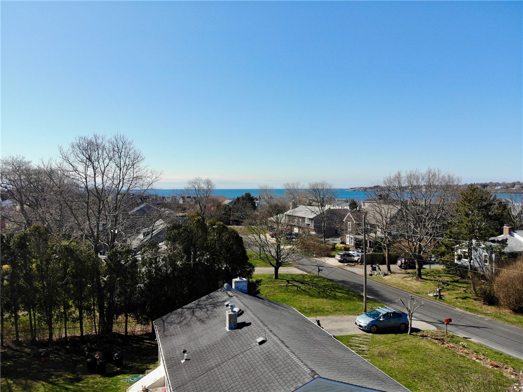 110 Orchard Avenue Middletown, RI 02842 - Photo 9 of 45