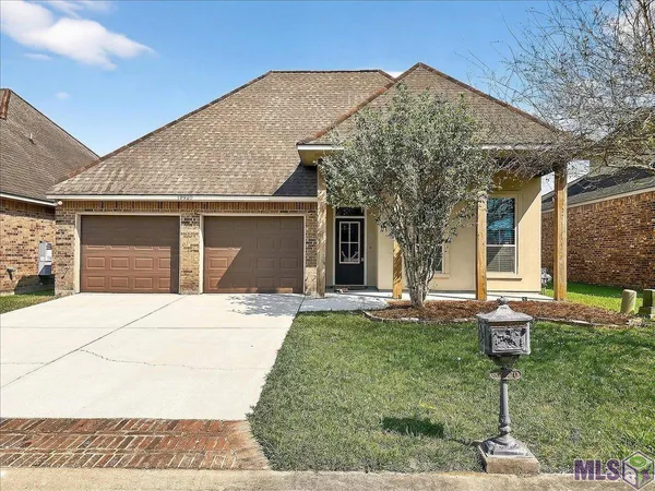 $299,900 | 39320 St Charles Avenue, Gonzales, LA 70737