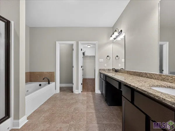 $299,900 | 39320 St Charles Avenue, Gonzales, LA 70737