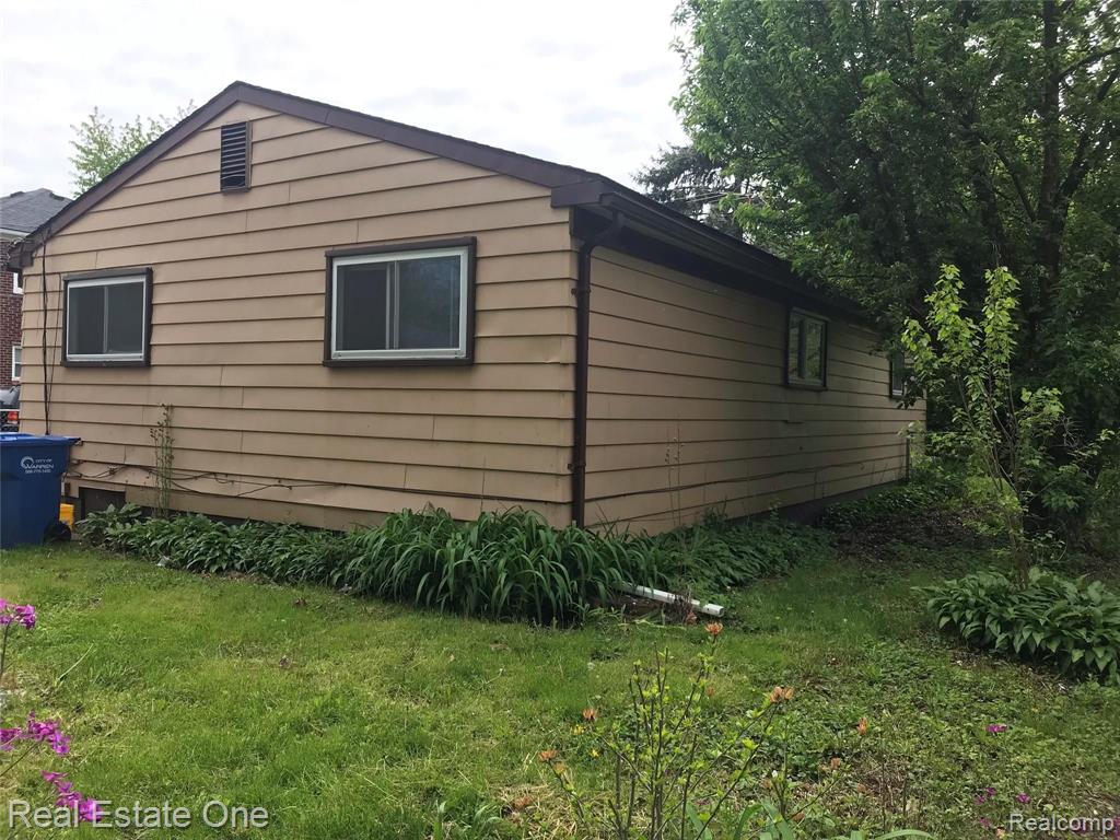 20796 Doepfer Road Warren, MI 48091 - Photo 16 of 18