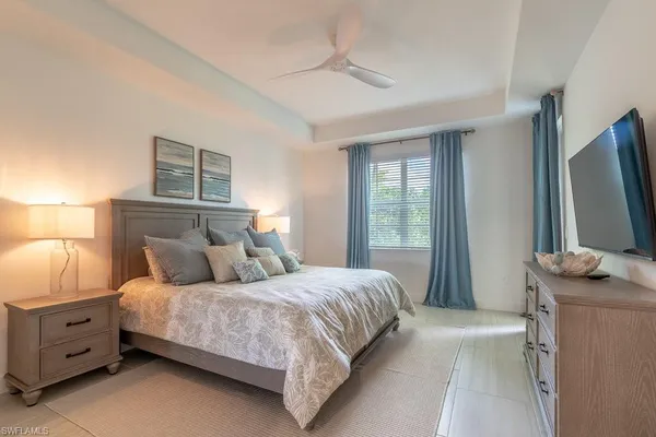 a close view of a bathtub in bathroom