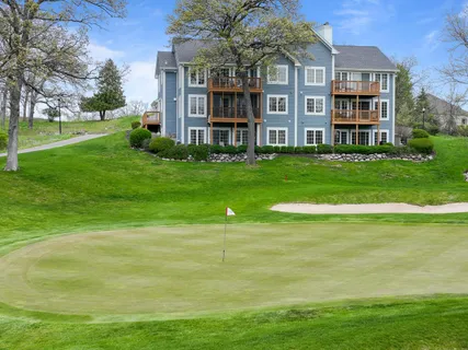 $425,000 | 935 Scotland Drive, Unit 963, Geneva, WI 53147