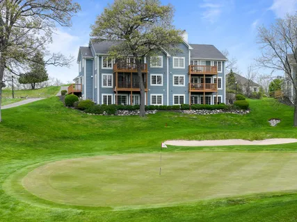 $425,000 | 935 Scotland Drive, Unit 963, Geneva, WI 53147
