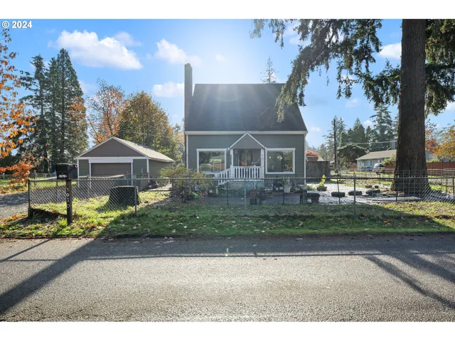 $929,900 | 7010 Southeast Lamphier Street, Milwaukie, OR 97222