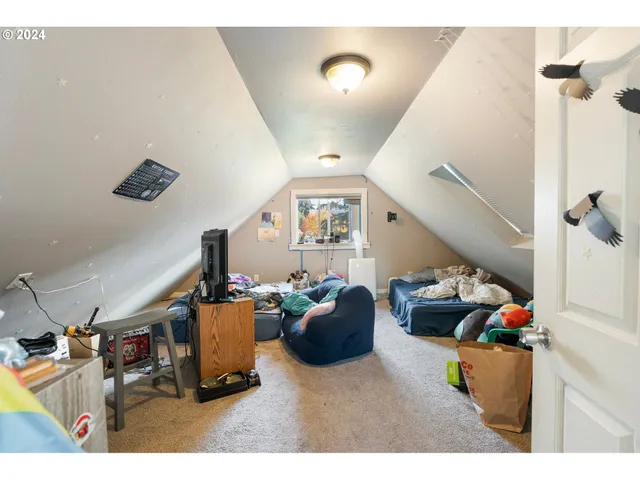 $929,900 | 7010 Southeast Lamphier Street, Milwaukie, OR 97222