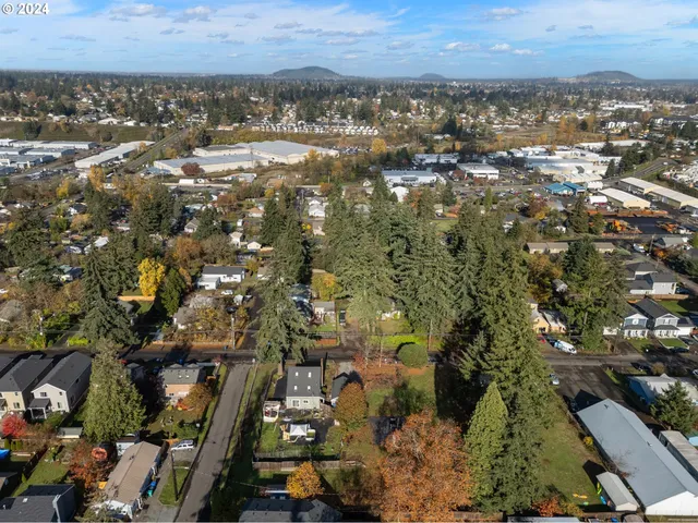 $929,900 | 7010 Southeast Lamphier Street, Milwaukie, OR 97222