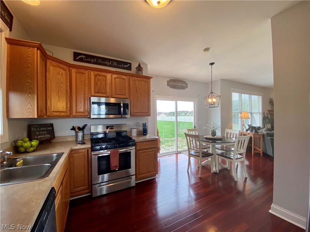 7790 Neff Road Medina, OH 44256 - Photo 9 of 29 Stainless Steel Appliances Stay!
