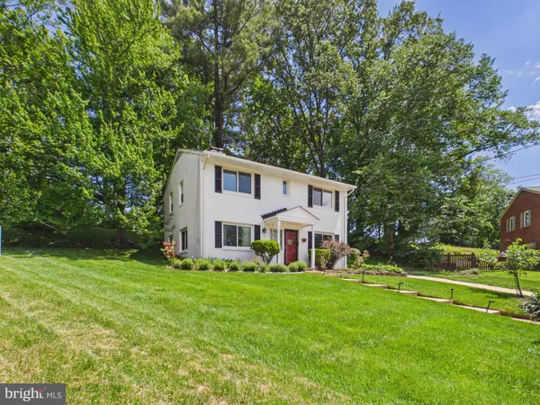 $675,000 | 5512 Kathleen Place, Springfield, VA 22151