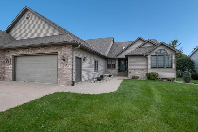 $600,000 | 109 Teton Court, Mankato, MN 56001