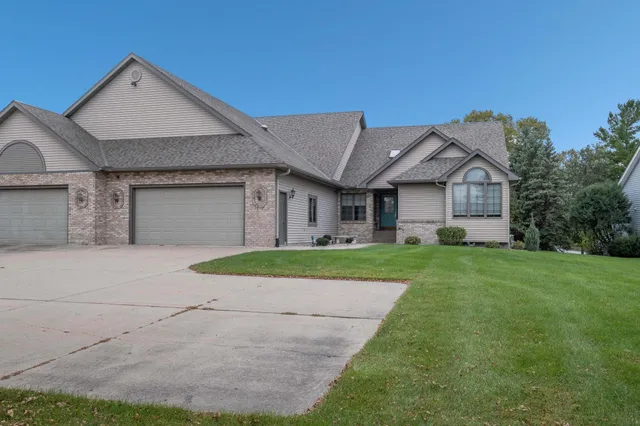 $600,000 | 109 Teton Court, Mankato, MN 56001