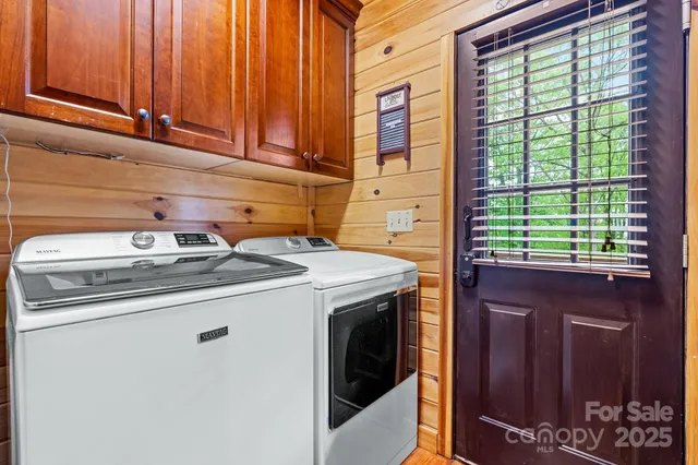 $1,175,000 | 110 Mountain Crest Drive South, Marion, NC 28752